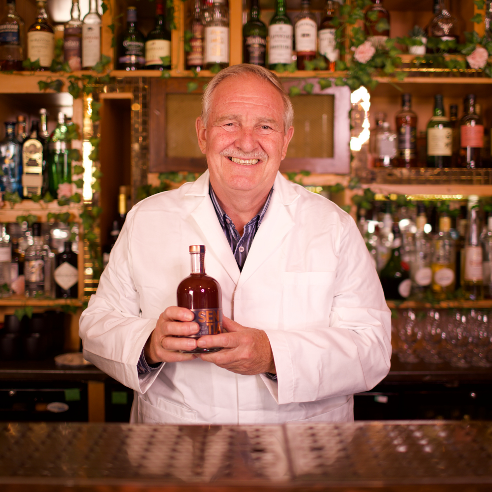 proffessor-nutt-with-sentia-product-in-bar